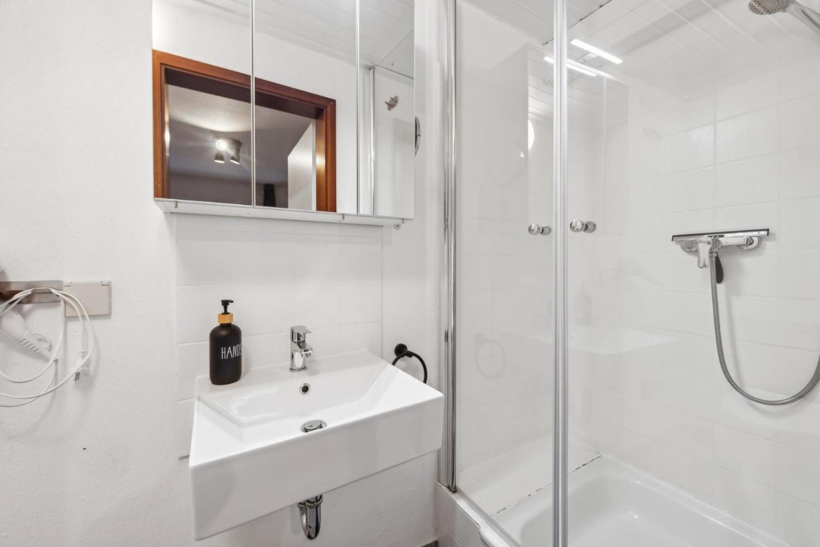 Apartment Andriss - Kaiserberg - Kitchen - Wifi - Parking Kaiserslautern